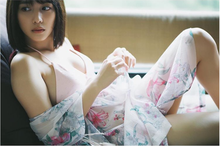 女優・松田るか(22)、ショットによって表情がここまで違うとグラビアに反響