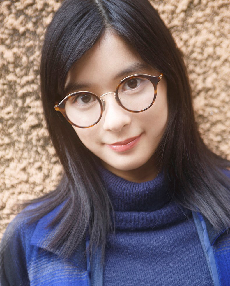 「べっぴんさん」・芳根京子（20）が知的なメガネ姿でグラビアに登場
