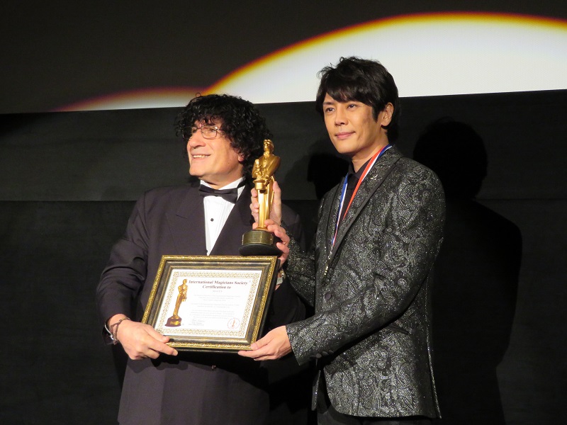 日本人メイガス氏、マジック界のアカデミー賞！マーリン・アワード2018を受賞