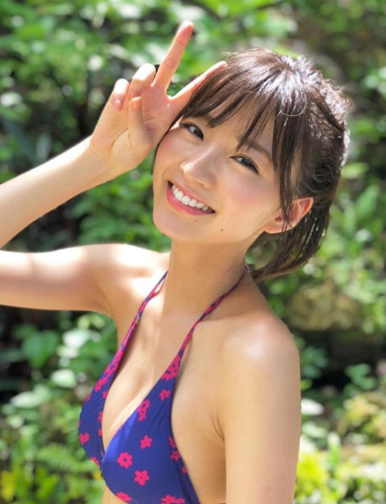 岡崎紗絵（23）、笑顔はじけるビキニ姿などセクシーショットを大量に披露！ファン「鬼可愛い」