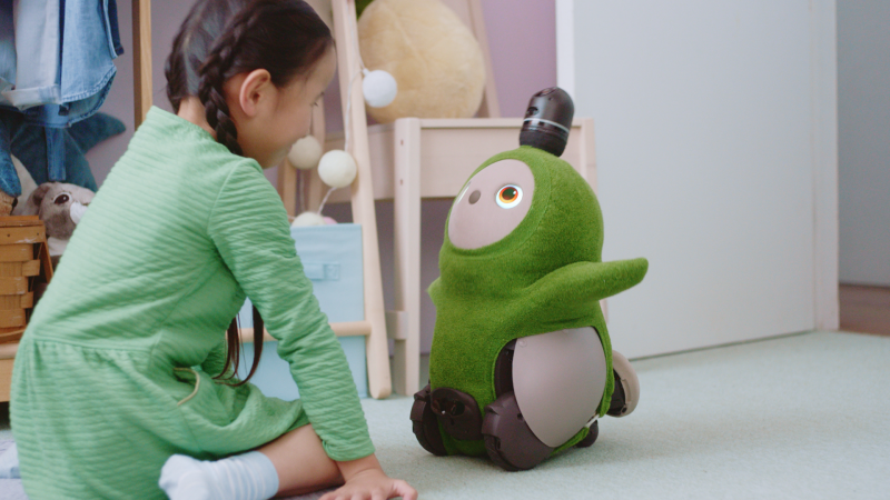 家族型ロボット「LOVOT」がついに出荷開始！保育士からも子どもの心の成長を育む効果に期待が
