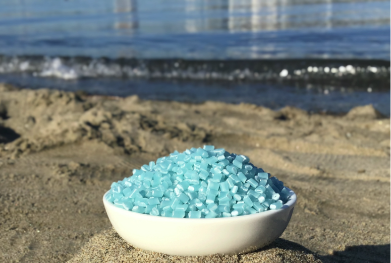 国内初！海洋プラごみをリサイクルした再生樹脂使用の油性ボールペン『スーパーグリップG　オーシャンプラスチック』発売