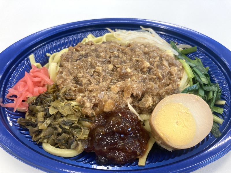 「成城石井自家製 五香粉を効かせた自家製魯肉の台湾風意麺」647円(税込)