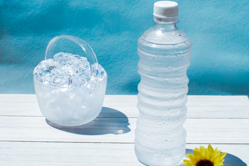 水